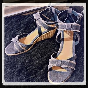 NWOT Flirty wedge Sandals